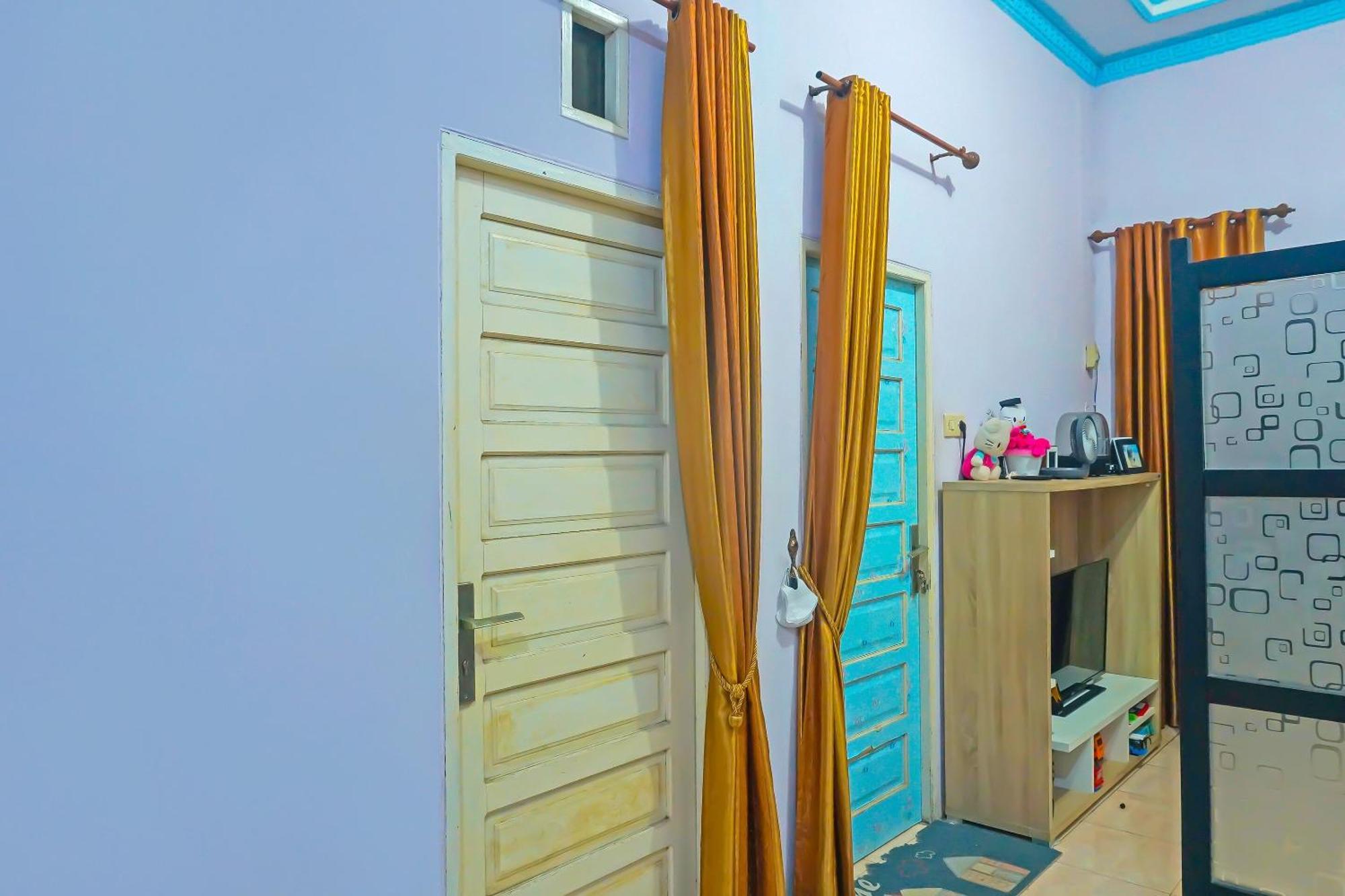 Hotel Spot On 92466 Adam Kost Syariahnearwisata Jembatan Barito à Banjarmasin  Extérieur photo