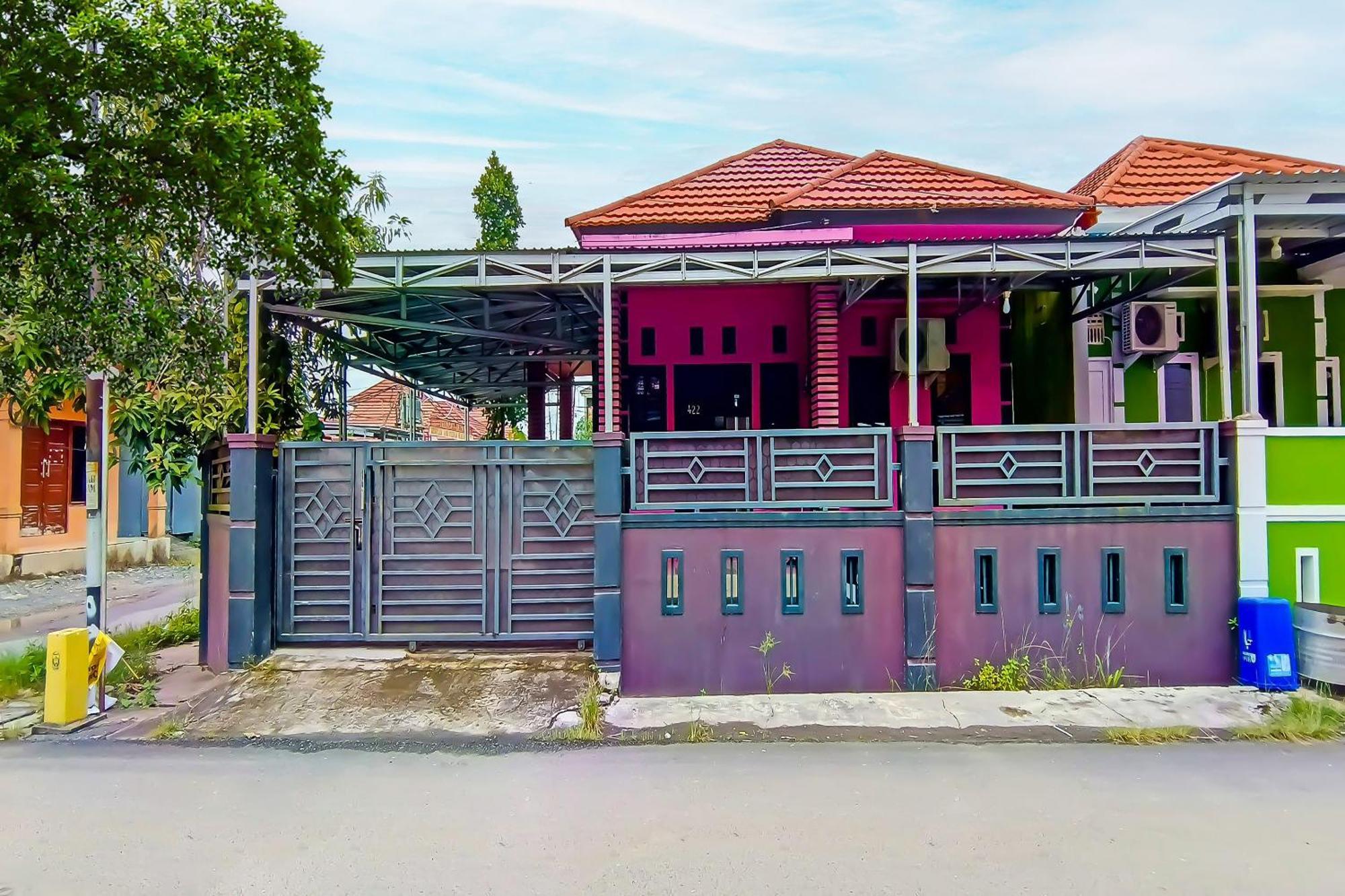 Hotel Spot On 92466 Adam Kost Syariahnearwisata Jembatan Barito à Banjarmasin  Extérieur photo